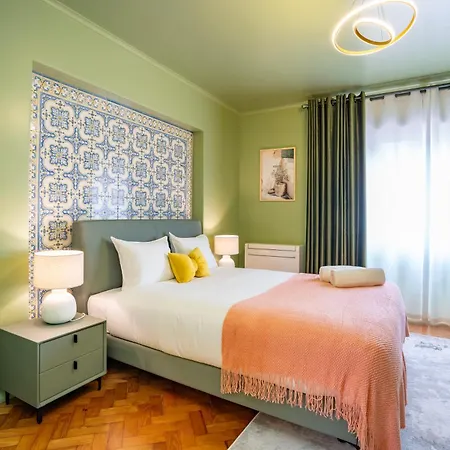 Cosy Family With Shared Kitchen Cascais